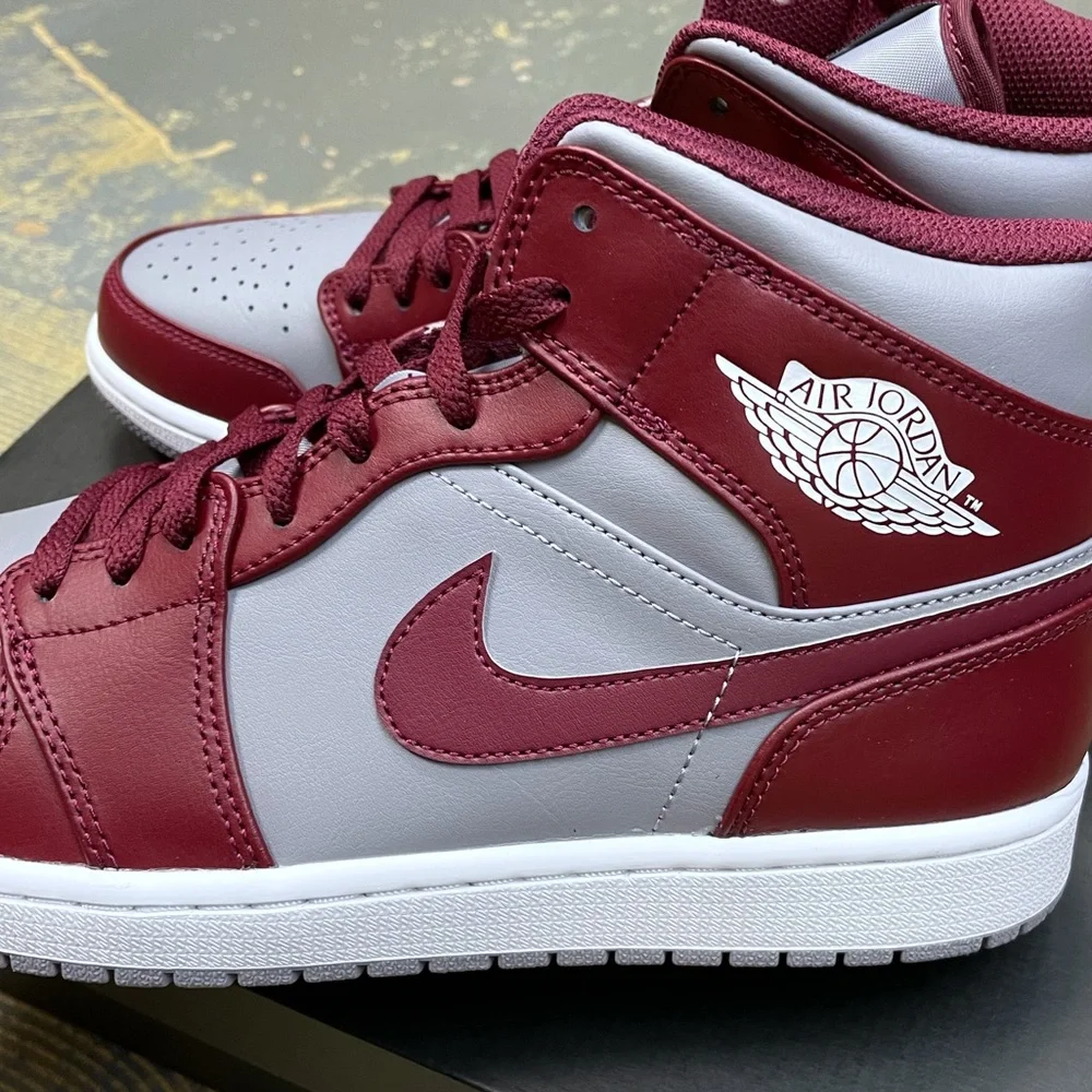 Nike Air Jordan 1 Mid Cherrywood DQ8426-615 10 Bordeaux - Picture 7 of 10